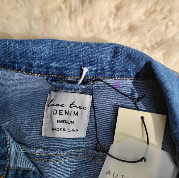 Handpainted jean jacket. - Picture 9 of 9